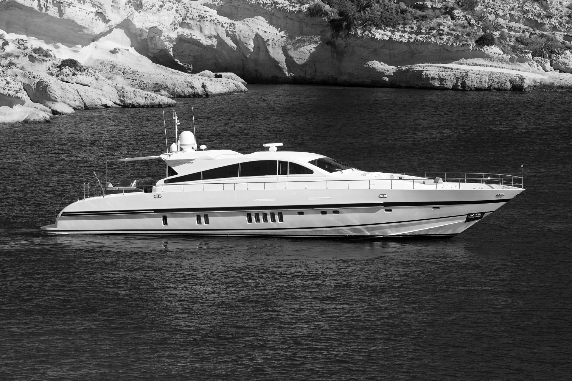 leopard 108 yacht